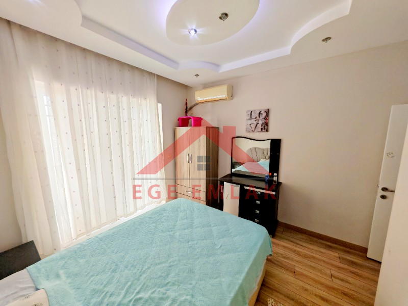 Altınkumda Satılık Asansörlü Kapalı Otoparklı Modern Daire