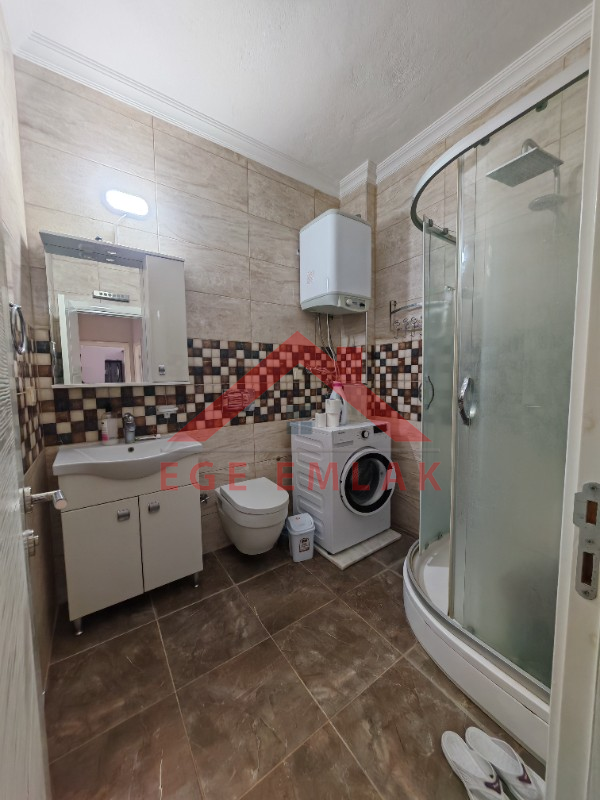 Altınkumda Satılık Asansörlü Kapalı Otoparklı Modern Daire