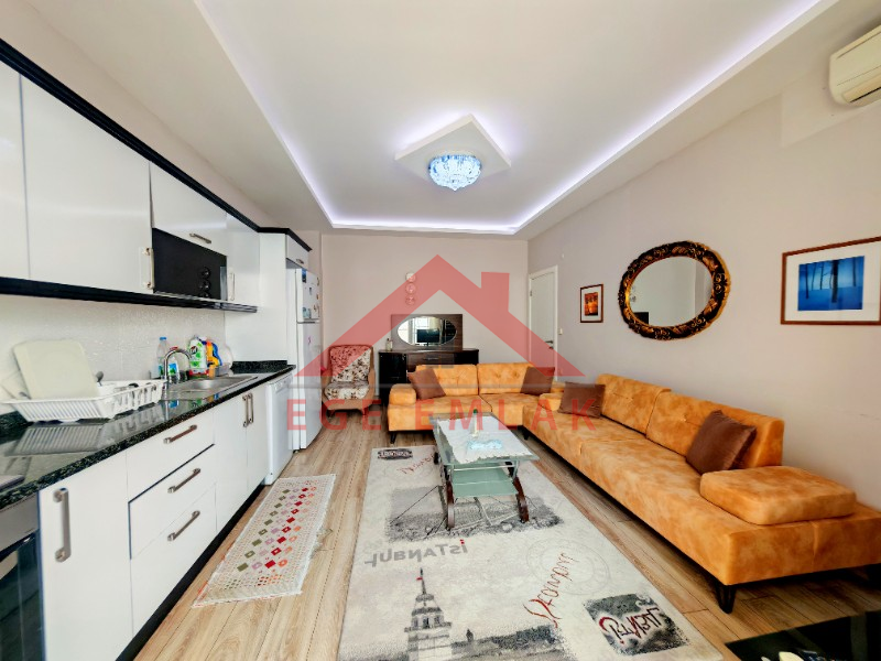 Altınkumda Satılık Asansörlü Kapalı Otoparklı Modern Daire