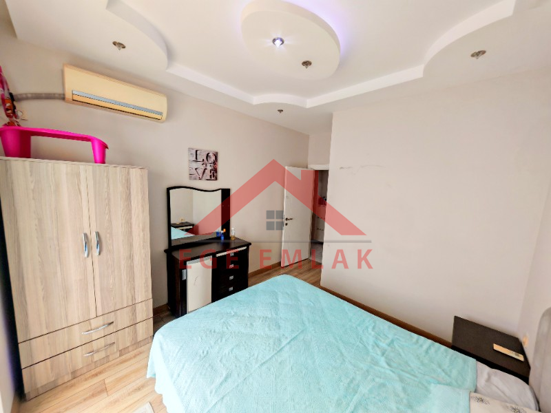 Altınkumda Satılık Asansörlü Kapalı Otoparklı Modern Daire