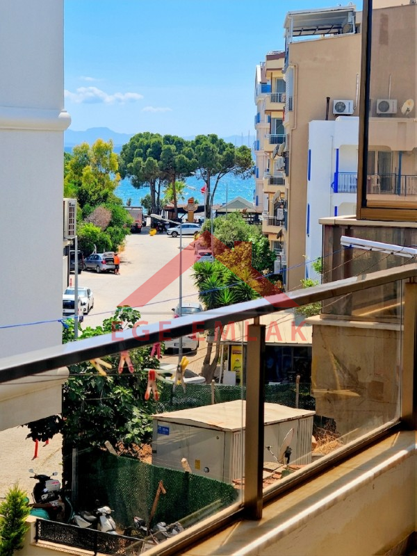 Altınkumda Satılık Asansörlü Kapalı Otoparklı Modern Daire