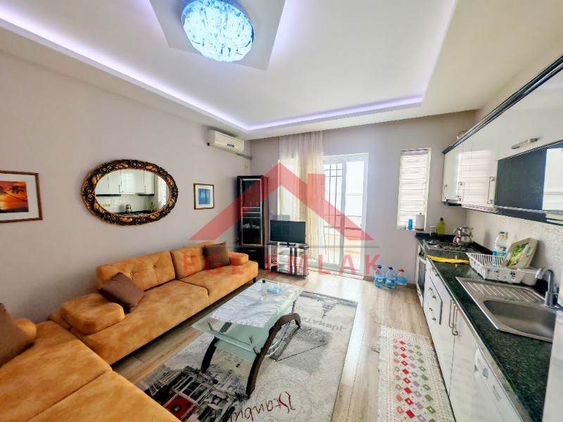 Altınkumda Satılık Asansörlü Kapalı Otoparklı Modern Daire