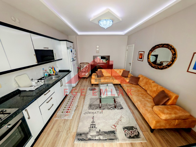 Altınkumda Satılık Asansörlü Kapalı Otoparklı Modern Daire