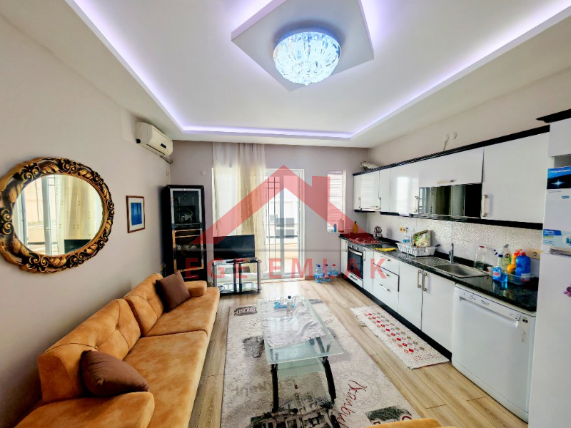 Altınkumda Satılık Asansörlü Kapalı Otoparklı Modern Daire
