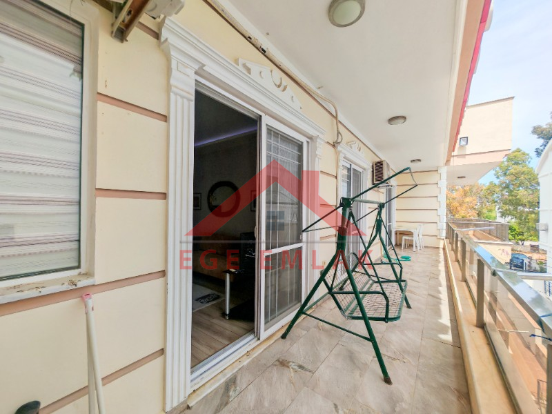 Altınkumda Satılık Asansörlü Kapalı Otoparklı Modern Daire