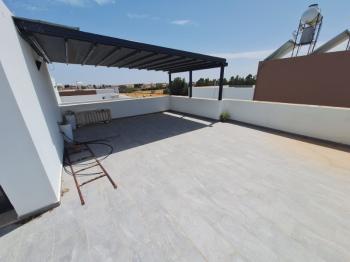 MAĞUSA YENİBOĞAZİÇİ GİRİŞİNDE HAVUZLU SİTEDE SATILIK VİLLA