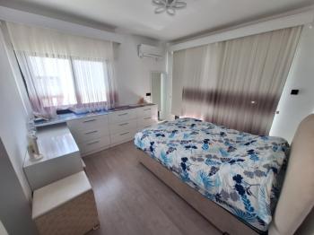 MAĞUSA YENİBOĞAZİÇİ GİRİŞİNDE HAVUZLU SİTEDE SATILIK VİLLA
