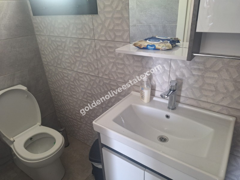 MAĞUSA YENİBOĞAZİÇİ GİRİŞİNDE HAVUZLU SİTEDE SATILIK VİLLA