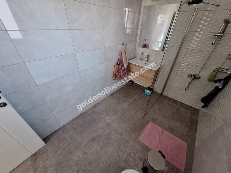 MAĞUSA YENİBOĞAZİÇİ GİRİŞİNDE HAVUZLU SİTEDE SATILIK VİLLA