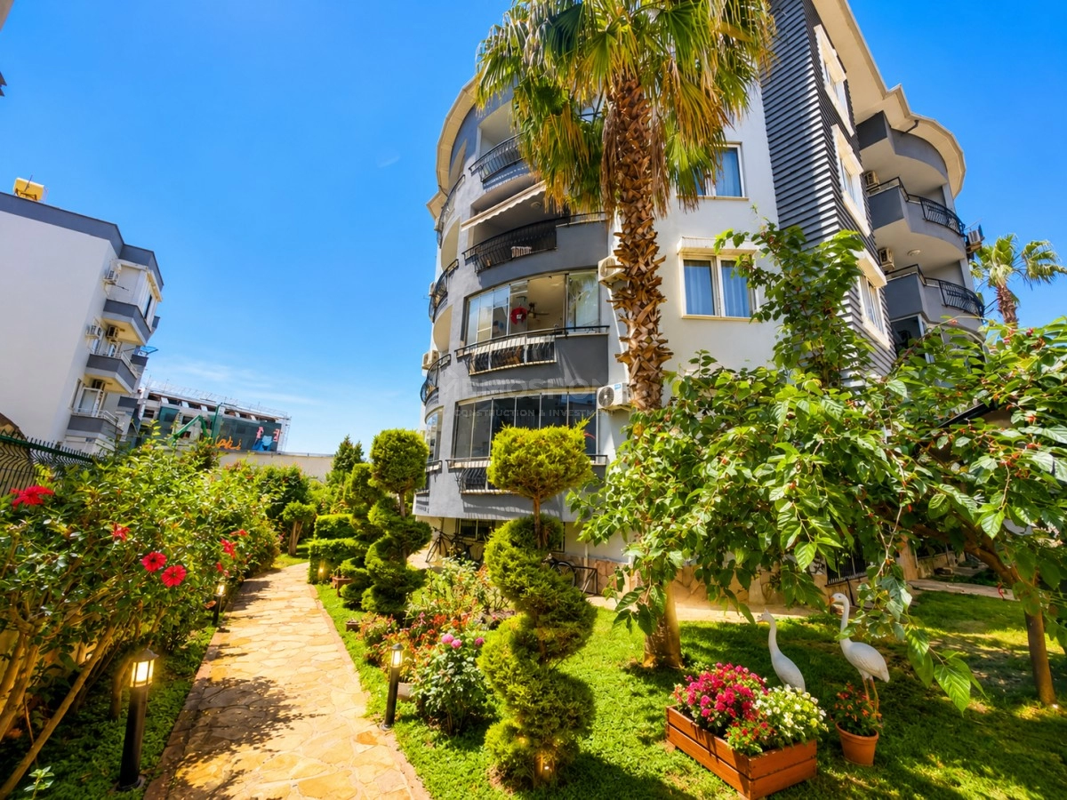 Poolside 2+1 Apartment In Obagöl