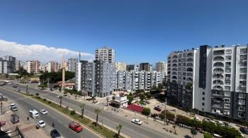 Elmas'tan Akdeniz Mah.’de GMK Üzeri Deniz Manzaralı Eşyalı 1+1