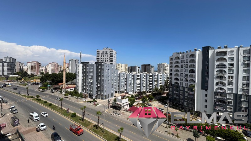 Elmas'tan Akdeniz Mah.’de GMK Üzeri Deniz Manzaralı Eşyalı 1+1