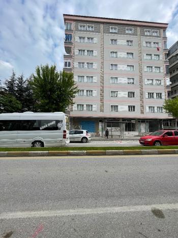 Güvenay - Çorum Karakeçili Fatih Caddesi Üzeri Civarı Satılık 4+1 Daire 