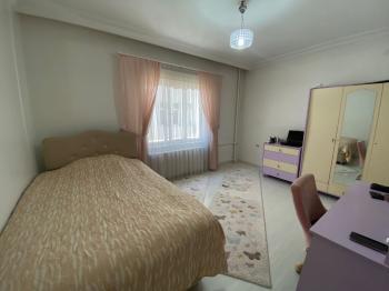 Güvenay - Çorum Karakeçili Fatih Caddesi Üzeri Civarı Satılık 4+1 Daire 