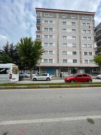 Güvenay - Çorum Karakeçili Fatih Caddesi Üzeri Civarı Satılık 4+1 Daire 