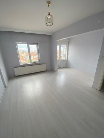 GÜVENAY - ÇORUM KARAKEÇELİ ALBAYRAK CADDESİ ÜZERİ SATILIK DAİRE