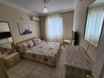 ÇAMLIK MAHALLESİ’NDE DENİZE 100 METRE LÜKS EŞYALI DAİRE! 
