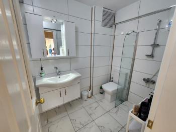ÇAMLIK MAHALLESİ’NDE DENİZE 100 METRE LÜKS EŞYALI DAİRE! 