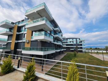 ALTINKUM MAHALLESİ’NDE DENİZ MANZARALI SIFIR 2+1 LÜKS DAİRE
