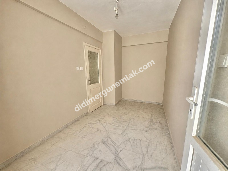 DİDİM ALTINKUM’DA PLAJA SADECE 150 METRE MESAFEDE 2+1 FIRSAT DAİRE