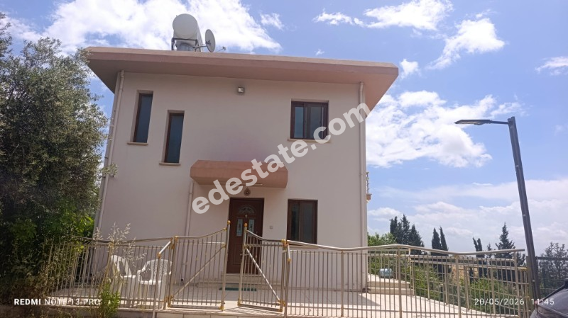 GİRNE AĞIRDAĞ'da Geniş Arazi İçerisinde SATILIK 1+1 DUBLEKS EV