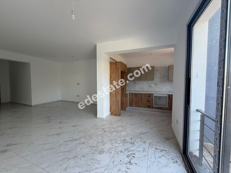 Girne Dikmen Bölgesinde SATILIK 2+1 DAİRE