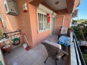 Didim Altınkum Sınırında İngiliz Aileden Tam Eşyalı Satılık 3+1 Ebeveyn Banyolu Ara Kat Daire