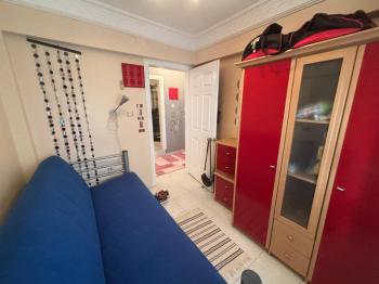 Didim Altınkum Sınırında İngiliz Aileden Tam Eşyalı Satılık 3+1 Ebeveyn Banyolu Ara Kat Daire