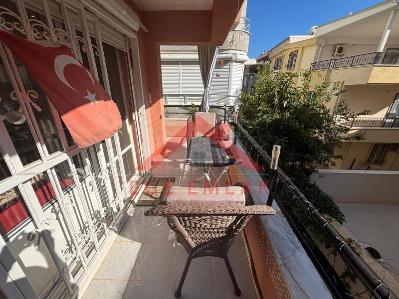 Didim Altınkum Sınırında İngiliz Aileden Tam Eşyalı Satılık 3+1 Ebeveyn Banyolu Ara Kat Daire