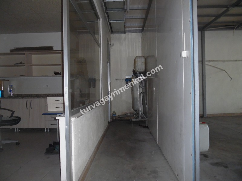ÇORLU YENİ SANAYİDE KİRALIK REKLAM DEĞERLİ 500 M2 DÜKKAN 