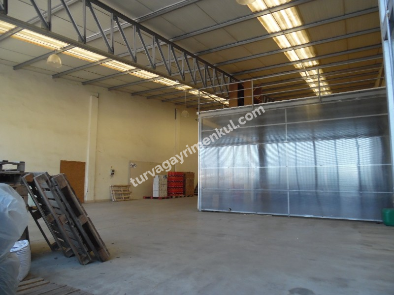 ÇORLU YENİ SANAYİDE KİRALIK REKLAM DEĞERLİ 500 M2 DÜKKAN 