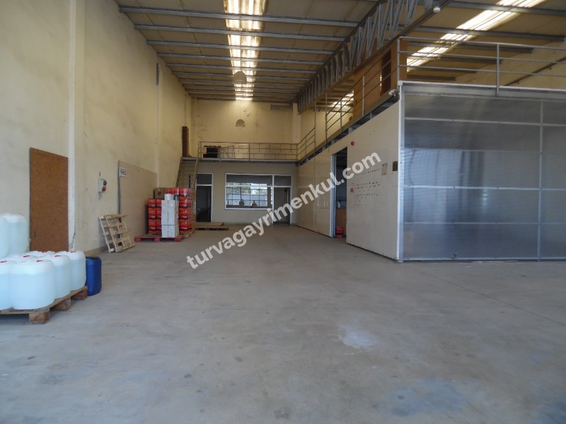 ÇORLU YENİ SANAYİDE KİRALIK REKLAM DEĞERLİ 500 M2 DÜKKAN 