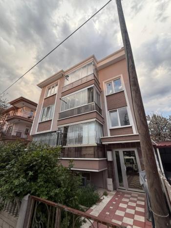 AFYON ÜÇOK EMLAKTAN NAZMİ SAATÇİ MAH 2+1 82m² TEMİZ BAKIMLI SATILIK DAİRE 