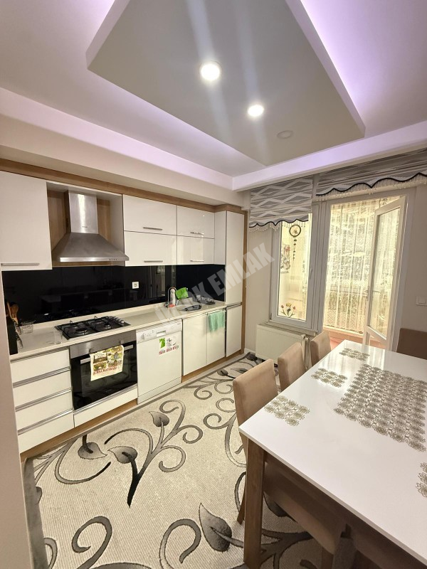 AFYON ÜÇOK EMLAKTAN NAZMİ SAATÇİ MAH 2+1 82m² TEMİZ BAKIMLI SATILIK DAİRE 