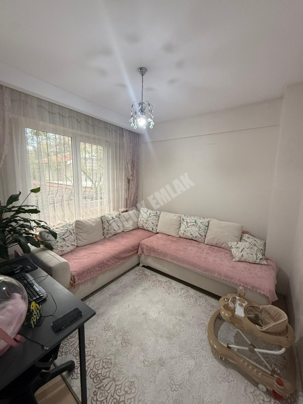 AFYON ÜÇOK EMLAKTAN NAZMİ SAATÇİ MAH 2+1 82m² TEMİZ BAKIMLI SATILIK DAİRE 