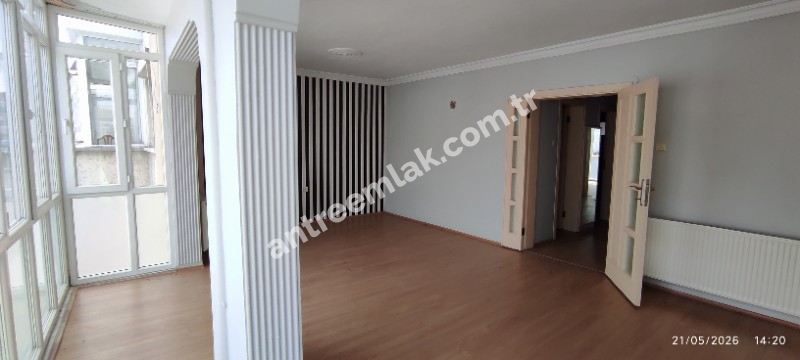 Antre Emlak'tan Kiralık Bozyaka Hastane Yanı Bahçelievler Mahallesinde 3+1,140 M2  Doğalgazlı Bakımlı Daire
