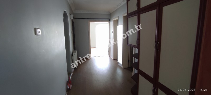 Antre Emlak'tan Kiralık Bozyaka Hastane Yanı Bahçelievler Mahallesinde 3+1,140 M2  Doğalgazlı Bakımlı Daire