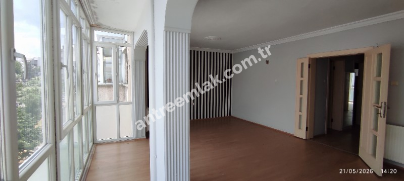 Antre Emlak'tan Kiralık Bozyaka Hastane Yanı Bahçelievler Mahallesinde 3+1,140 M2  Doğalgazlı Bakımlı Daire