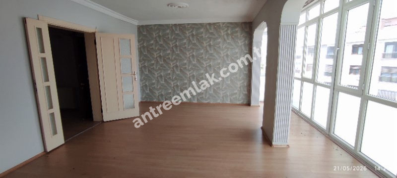 Antre Emlak'tan Kiralık Bozyaka Hastane Yanı Bahçelievler Mahallesinde 3+1,140 M2  Doğalgazlı Bakımlı Daire