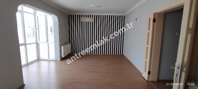 Antre Emlak'tan Kiralık Bozyaka Hastane Yanı Bahçelievler Mahallesinde 3+1,140 M2  Doğalgazlı Bakımlı Daire