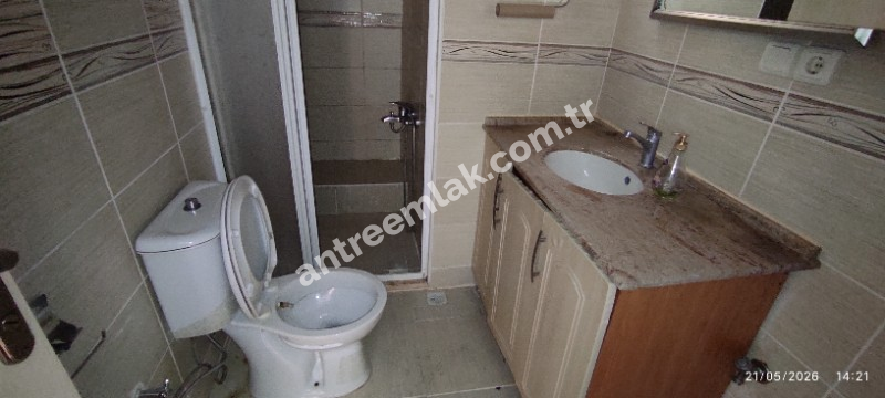Antre Emlak'tan Kiralık Bozyaka Hastane Yanı Bahçelievler Mahallesinde 3+1,140 M2  Doğalgazlı Bakımlı Daire
