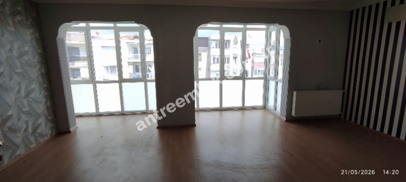Antre Emlak'tan Kiralık Bozyaka Hastane Yanı Bahçelievler Mahallesinde 3+1,140 M2  Doğalgazlı Bakımlı Daire