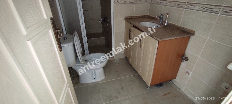 Antre Emlak'tan Kiralık Bozyaka Hastane Yanı Bahçelievler Mahallesinde 3+1,140 M2  Doğalgazlı Bakımlı Daire