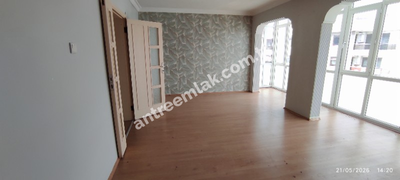 Antre Emlak'tan Kiralık Bozyaka Hastane Yanı Bahçelievler Mahallesinde 3+1,140 M2  Doğalgazlı Bakımlı Daire