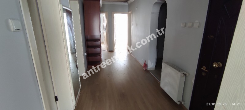 Antre Emlak'tan Kiralık Bozyaka Hastane Yanı Bahçelievler Mahallesinde 3+1,140 M2  Doğalgazlı Bakımlı Daire