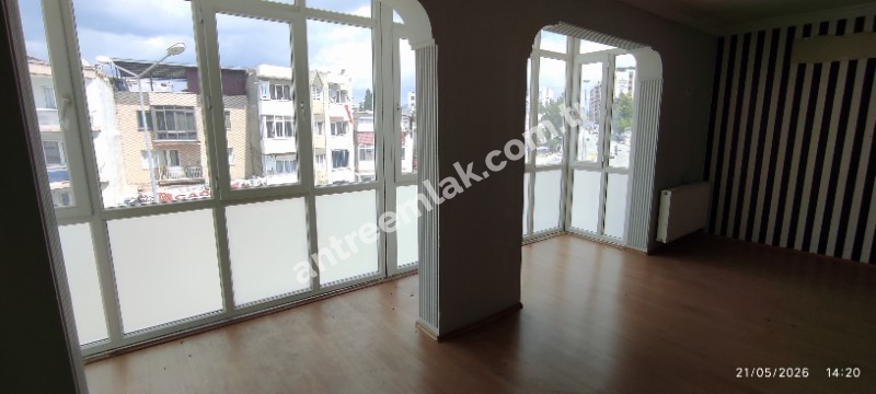 Antre Emlak'tan Kiralık Bozyaka Hastane Yanı Bahçelievler Mahallesinde 3+1,140 M2  Doğalgazlı Bakımlı Daire