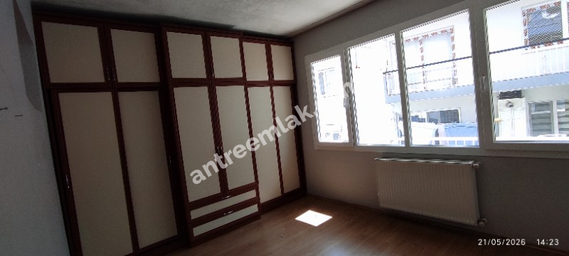 Antre Emlak'tan Kiralık Bozyaka Hastane Yanı Bahçelievler Mahallesinde 3+1,140 M2  Doğalgazlı Bakımlı Daire