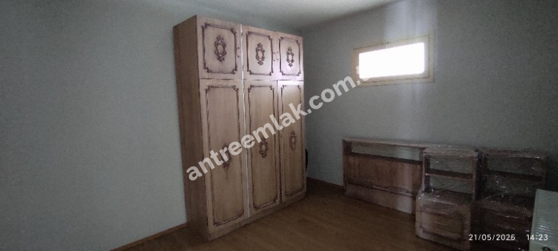 Antre Emlak'tan Kiralık Bozyaka Hastane Yanı Bahçelievler Mahallesinde 3+1,140 M2  Doğalgazlı Bakımlı Daire