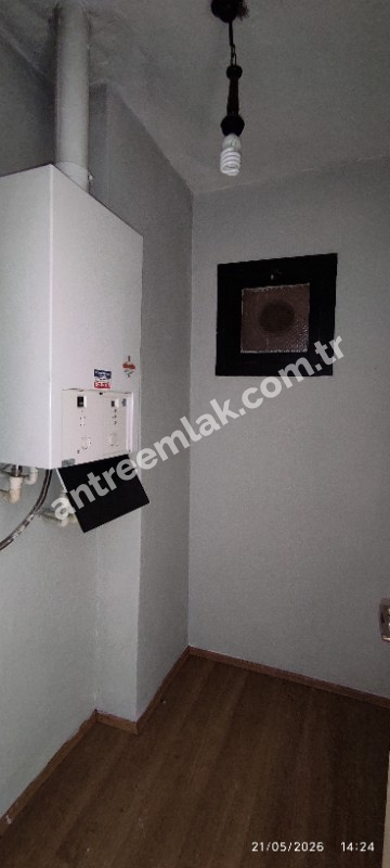 Antre Emlak'tan Kiralık Bozyaka Hastane Yanı Bahçelievler Mahallesinde 3+1,140 M2  Doğalgazlı Bakımlı Daire