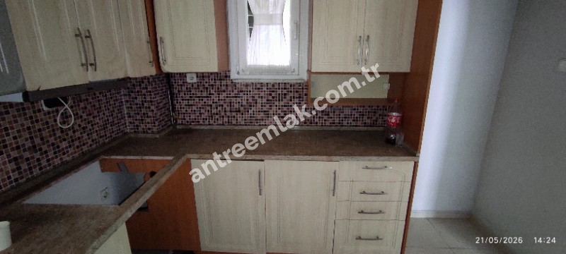 Antre Emlak'tan Kiralık Bozyaka Hastane Yanı Bahçelievler Mahallesinde 3+1,140 M2  Doğalgazlı Bakımlı Daire
